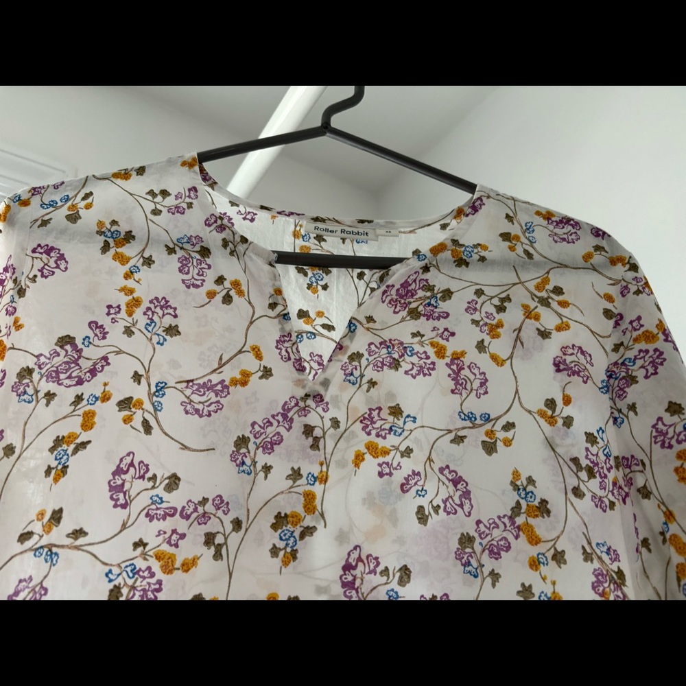 Roller Rabbit Tunic V Neck Top - Picture 2 of 3